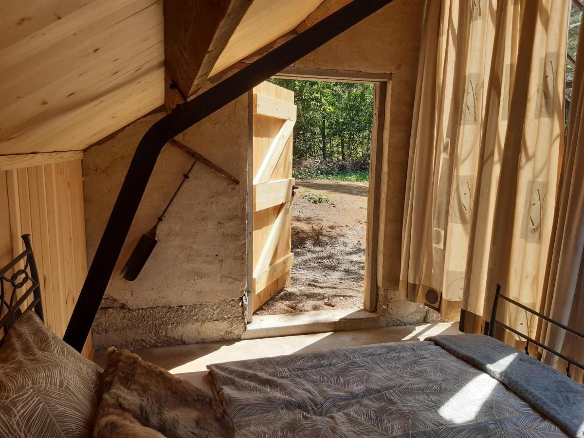 Natuurslaapkamer De Zaadeest Boskamer Lomm エクステリア 写真